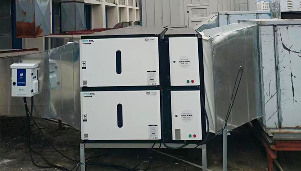 油煙凈化器內(nèi)有“啪啪”或“滋滋”的放電聲是怎么回事?