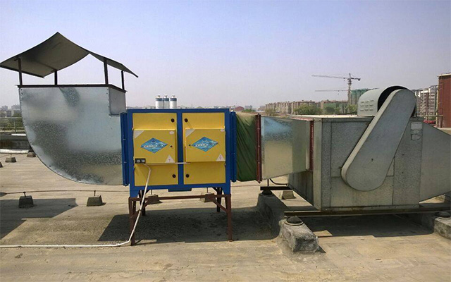 安裝在抽風(fēng)機(jī)位置 安裝在抽風(fēng)機(jī)位置