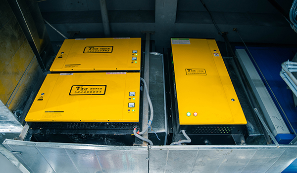 油煙凈化器內(nèi)部清洗圖 油煙凈化器內(nèi)部清洗圖